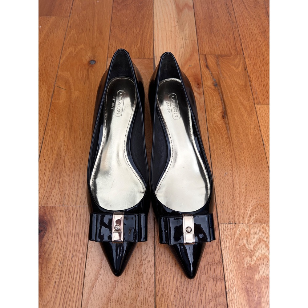 Coach Mandy Black Patent Leather Kitten Heel Pumps Bow Gold Accents Size 7B